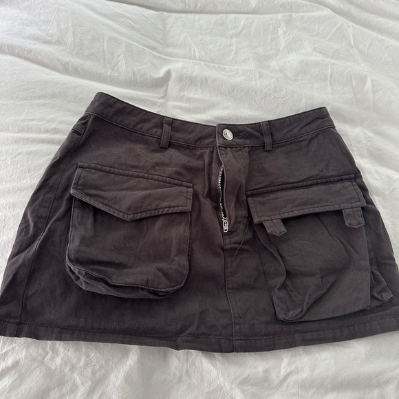 White Fox Cargo Mini Skirt - Picture 1 of 4